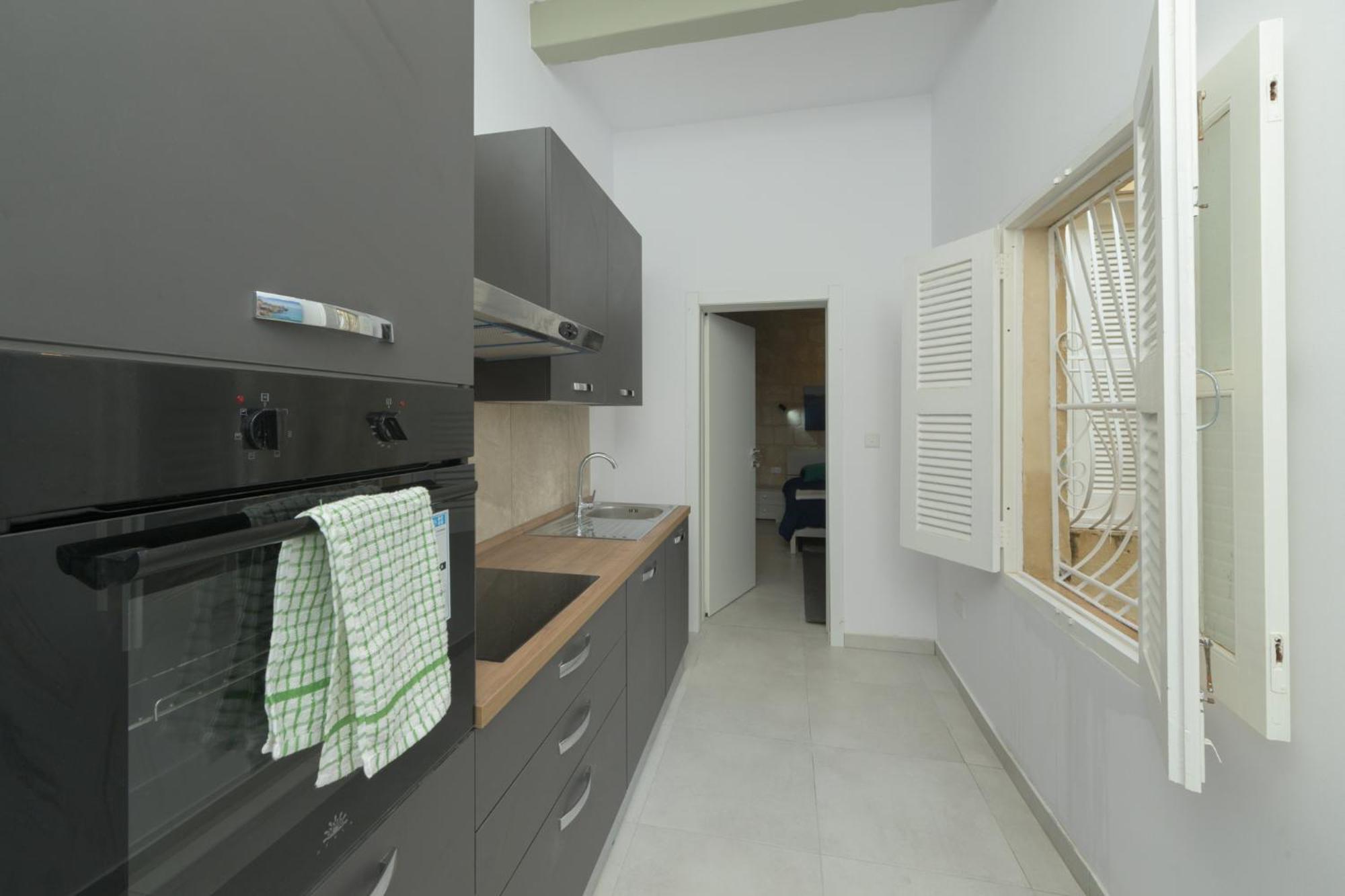 Stylish 1 Bedooom Penthouse With Terrace In The Centre With Views شقة فاليتا