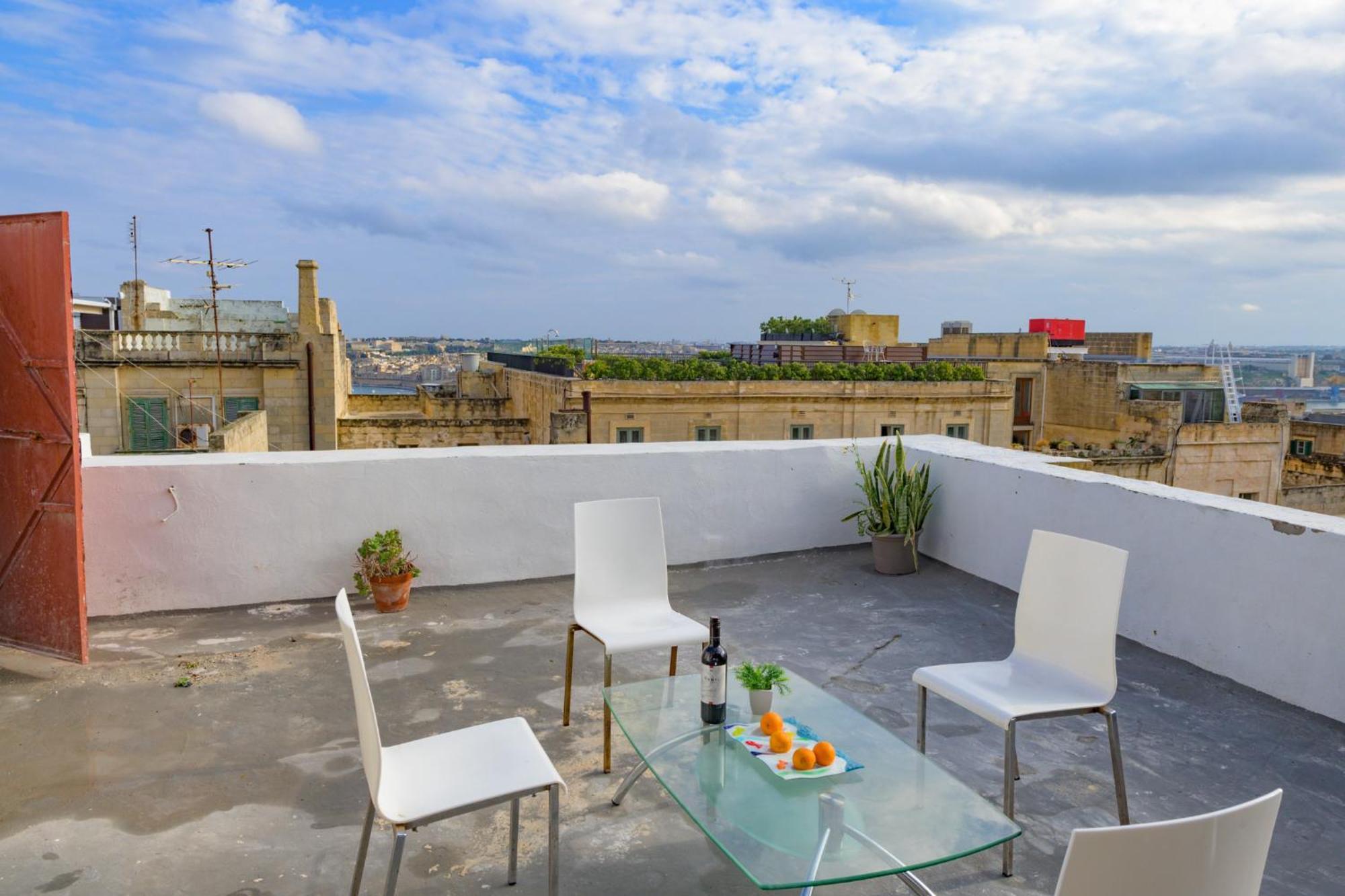 شقة Stylish 1 Bedooom Penthouse With Terrace In The Centre With Views فاليتا